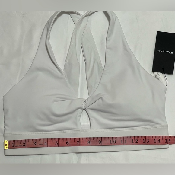 FABLETICS OASIS TWIST MEDIUM IMPACT SPORT BRA WHITE - Picture 5 of 10
